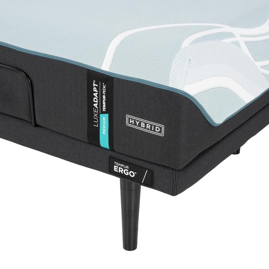 LuxeAdapt Medium Hybrid King Mattress w/Ergo® 3.0 Powered Base by Tempur-Pedic  alternate image, 4 of 6 images.
